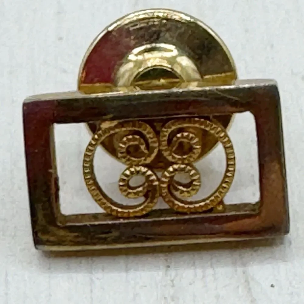 Simmons Vintage Karatclad Gold Plated Rectangular Tie Tack Open Filigree